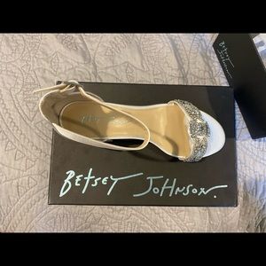 BRAND NEW, Betsey Johnson, ivory block heels. Size 8.5 US womens